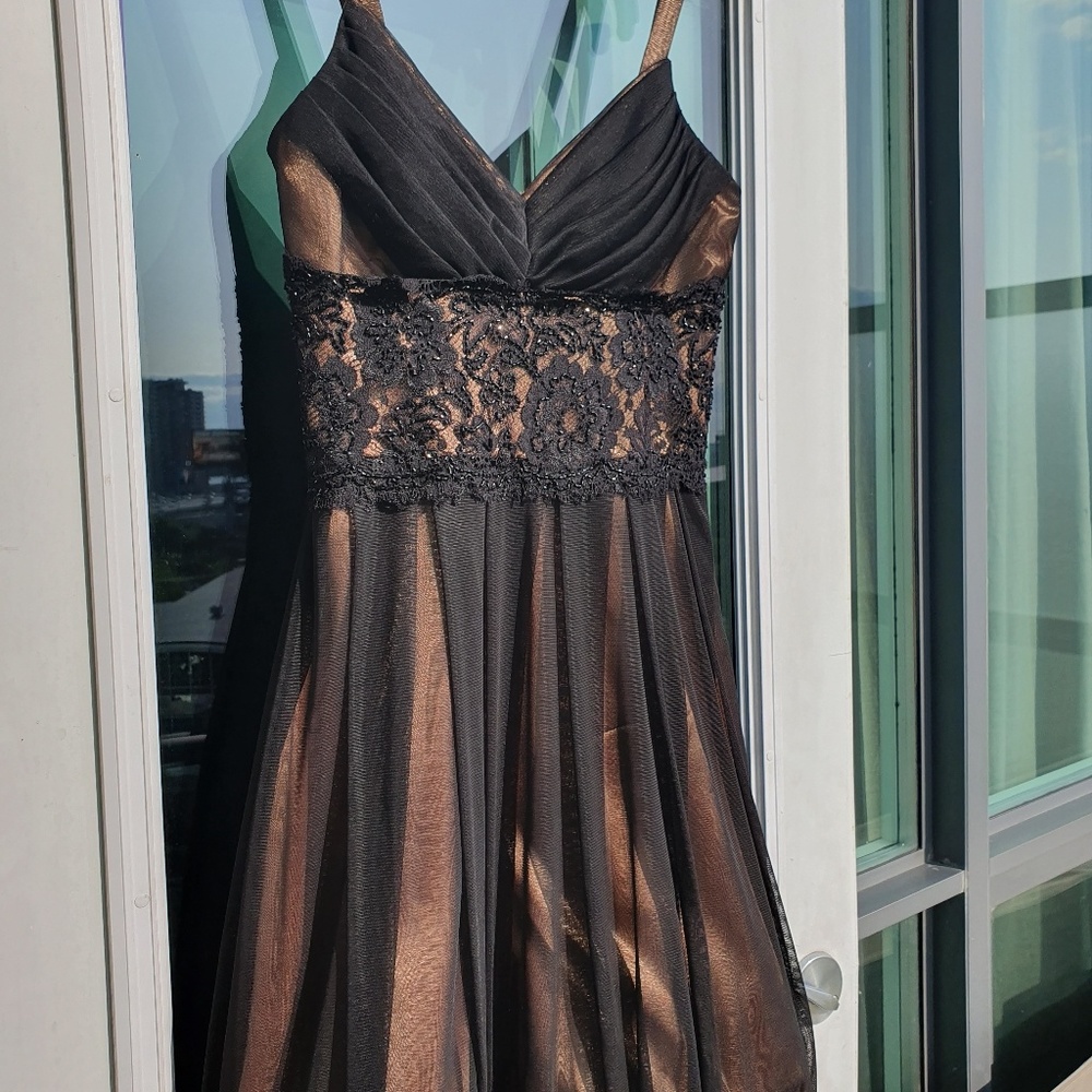 Canadian Designer Black Evening Dress with Puffy skirt and Lace detail size 4